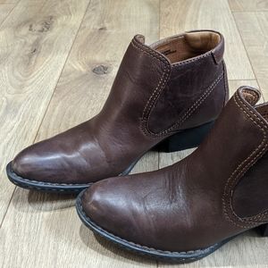 Born Handcrafted Footwear Woman's Size 7 Brown Leather Booties